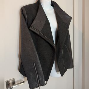 Kensie Women's Gray Faux Snakeskin Jacket